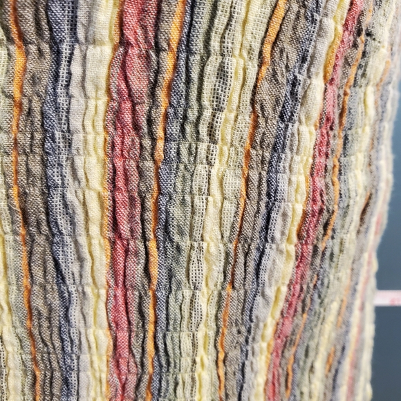 Ladies Large, Multi-Colored Striped, V-Neck Collar, Buttons, Tank Top, Stretchy - Picture 4 of 14